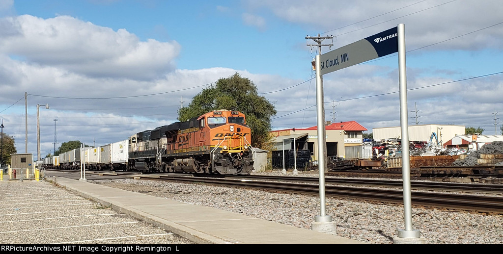 BNSF 7748